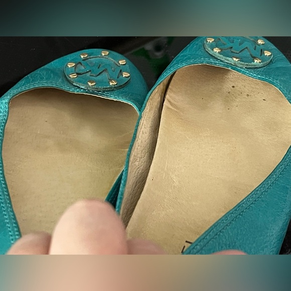 Michael Kors Aqua Blue Flats with Gold Accents- rare and vintage - Picture 7 of 7